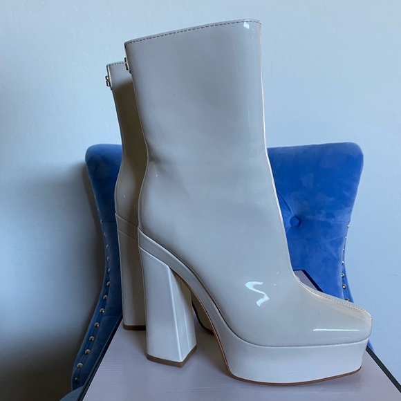 Guess Brya Platform Booties - Picture 1 of 7